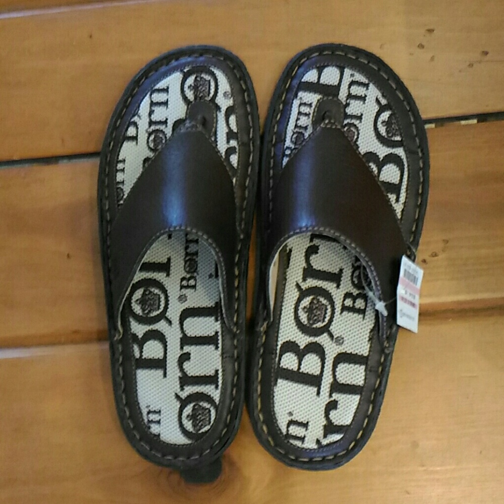 Born  Subway Sandals NWT